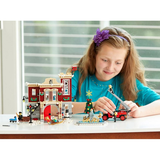 Lego christmas fire station online